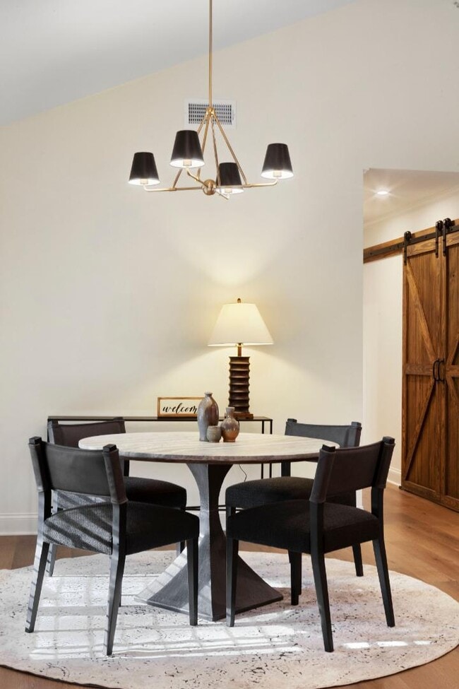 Building Photo - 550 N College St