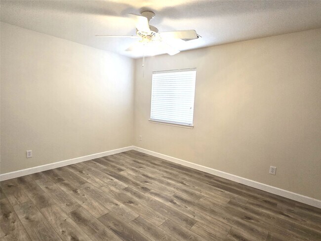 Building Photo - 6435 Richland Hills Dr