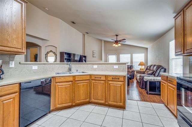 Building Photo - 6025 Goldenrod Dr