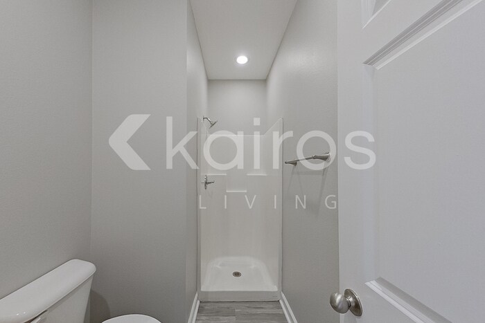 Building Photo - 10103 W 20th St