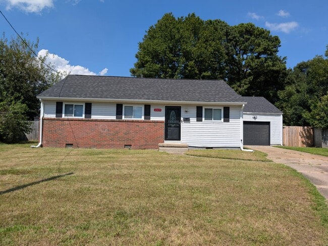 Primary Photo - 2419 Chesapeake Ct