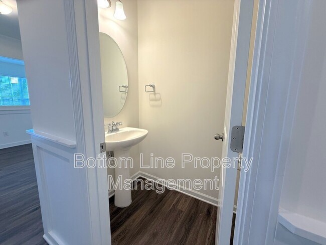 Building Photo - 14929 Baldridge Dr