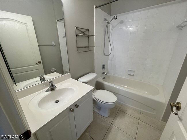 Building Photo - 1945 Crestview Way