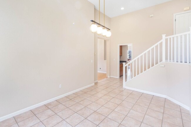 Building Photo - Gorgeous 4 Bedroom with SOLAR in Shadow Lakes!