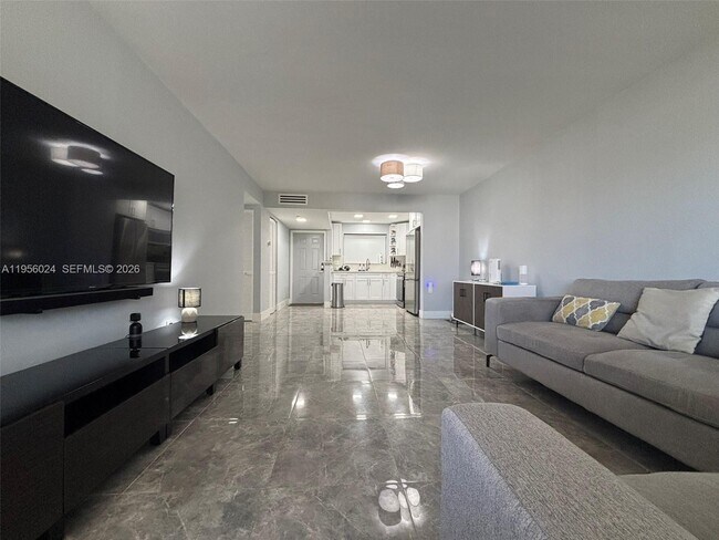 Building Photo - 10865 SW 112th Ave