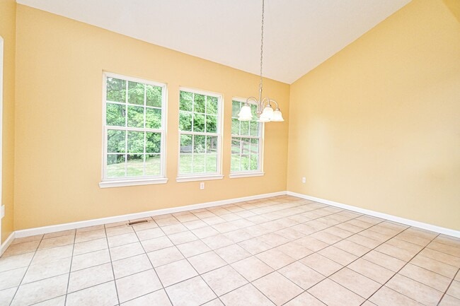 Building Photo - 8453 Forest Valley Dr