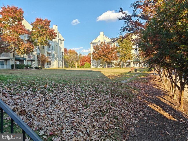 Building Photo - 13800 Farnsworth Ln