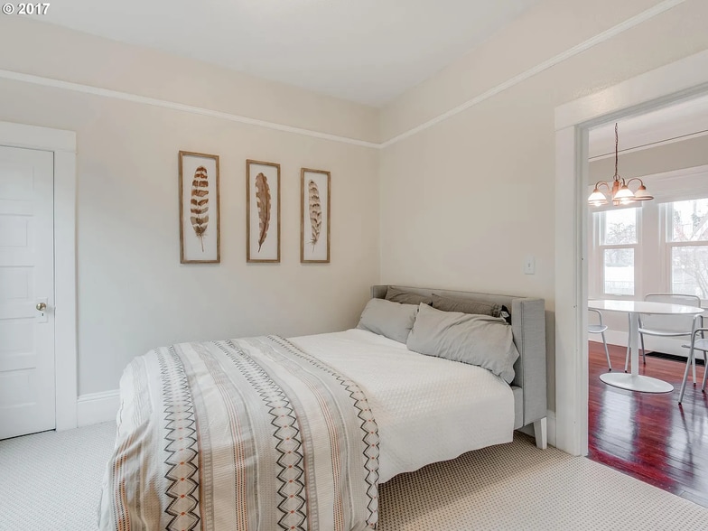 Building Photo - 5525 NE Everett St