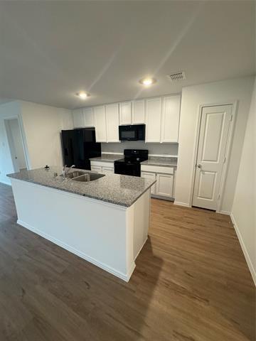 Building Photo - 5817 Cherry Holw Wy