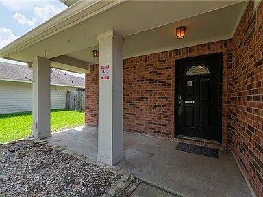 Building Photo - 711 Mockingbird St