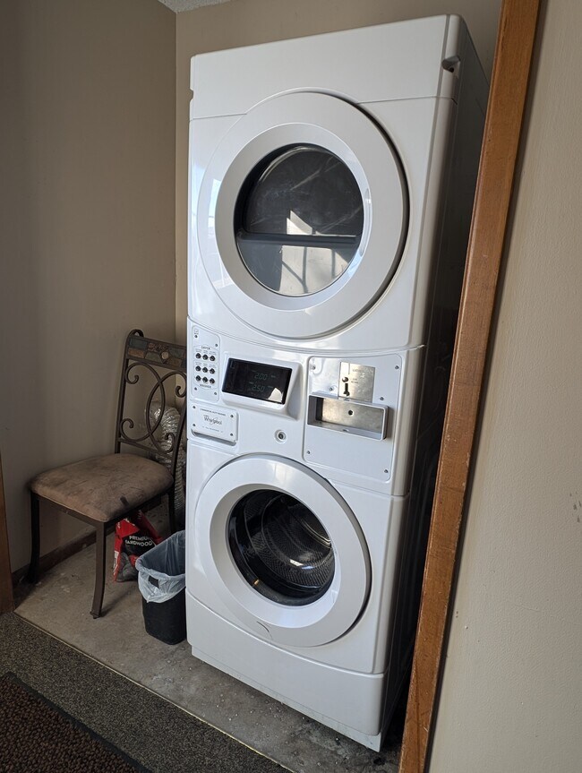 Building Photo - 265 5th St