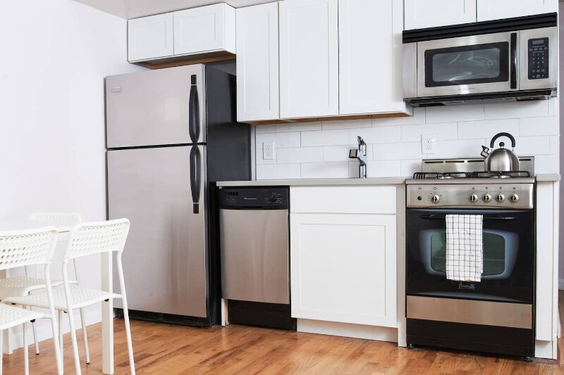 Building Photo - 301-309 4th Ave