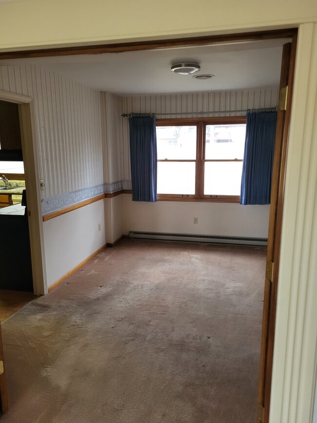 Building Photo - 1305 Whitney Ln