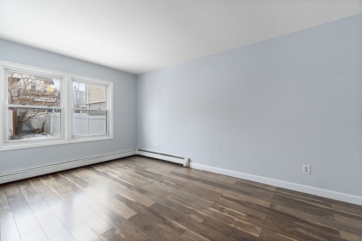 Building Photo - 120 Grant Ave