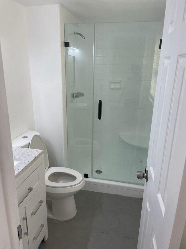 Building Photo - Beautiful, Remodeled 2/2 in Clearwater!! ASK ABOUT OUR MOVE IN SPECIALS!!