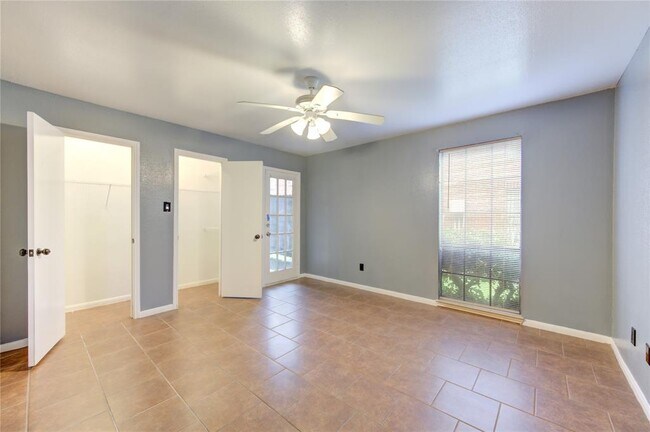 Building Photo - 12500 Sandpiper Dr