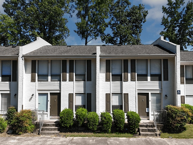 Charming Exteriors - Quail Hollow Apartments