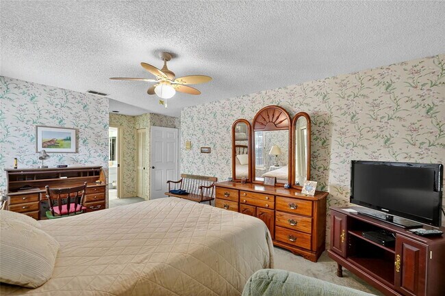 Building Photo - 2824 Summervale Dr