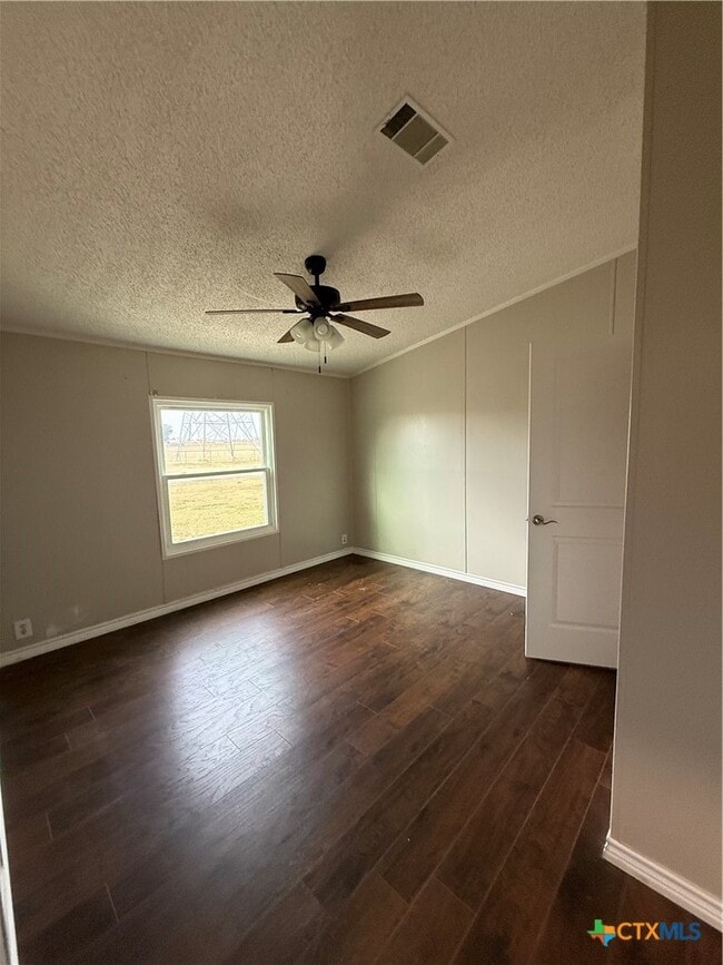 Building Photo - 254 Maverick Ln