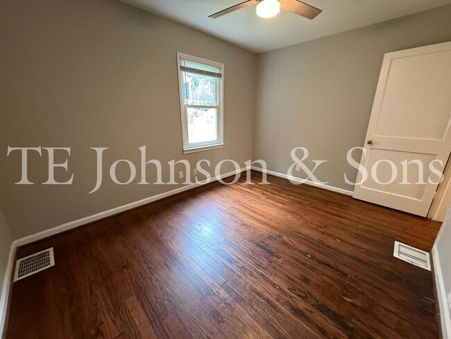 Building Photo - A Great Home Is Waiting For You!