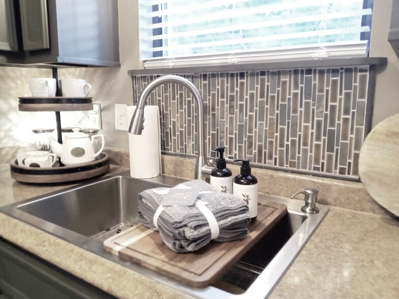 New sink/faucet, sink grid and sliding cutting board - 2314 Cooper Ter