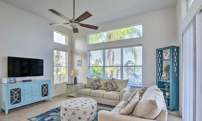 Building Photo - 5342 SW 173rd Ave