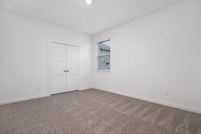 Building Photo - 13329 Big Sky Ct