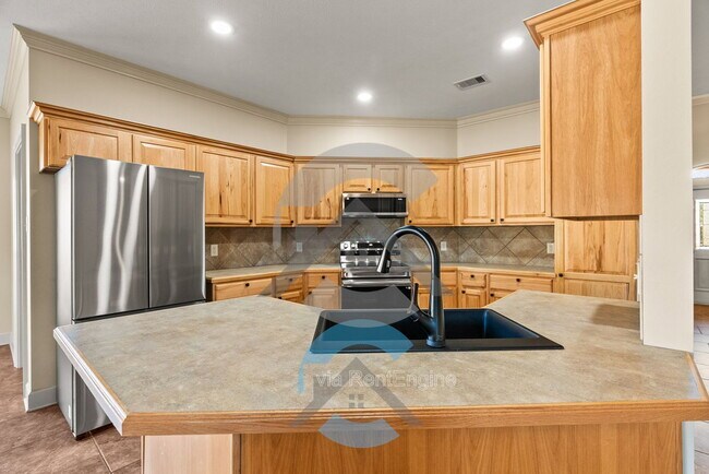 Building Photo - 1445 Champions Dr