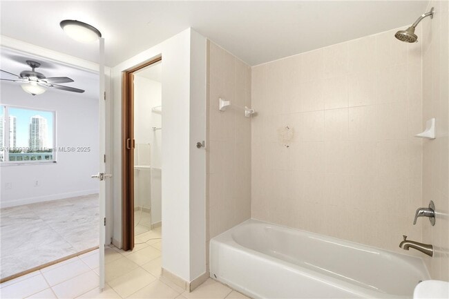 Building Photo - 280 SW 20th Rd