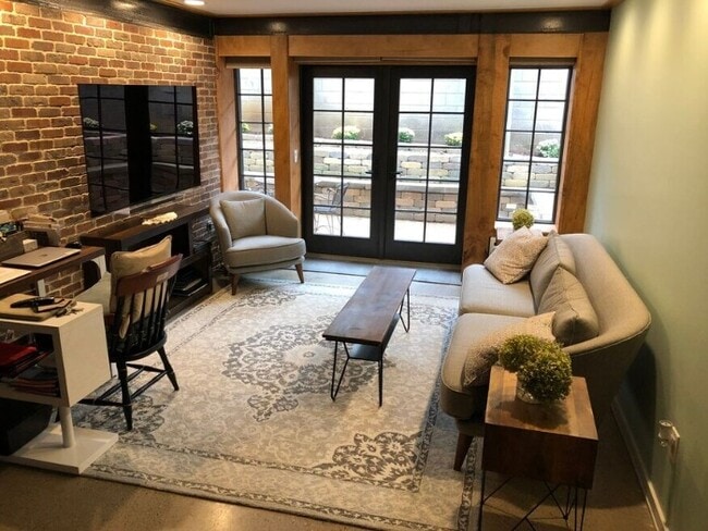 Building Photo - Varsity Management