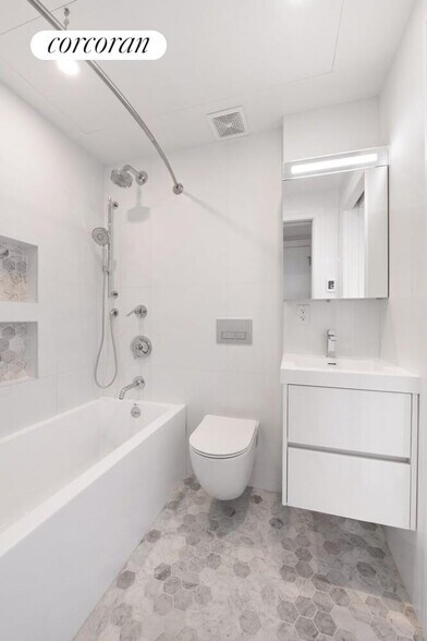 Building Photo - 241 W 97th St