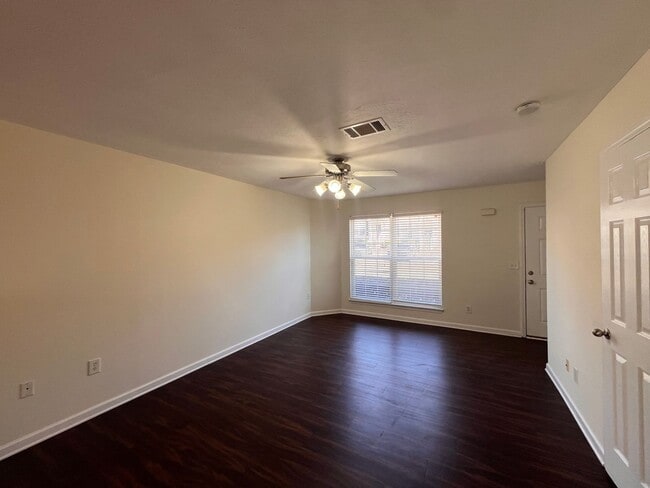 Building Photo - 6021 Cullen Dr