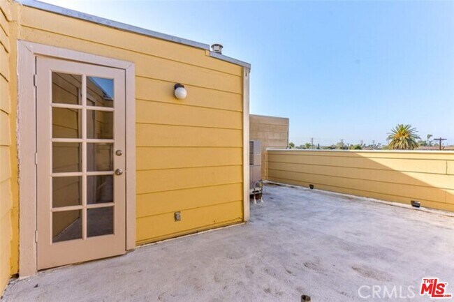 Building Photo - 16410 Cornuta Ave