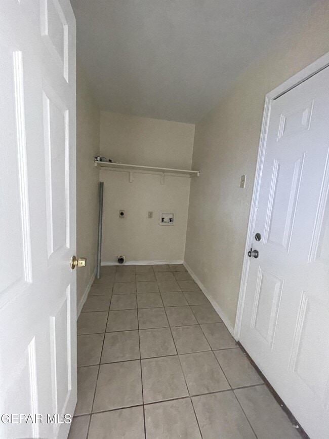 Building Photo - 9319 Raleigh Dr