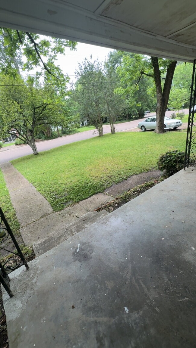 Building Photo - Affordable Duplex in Fondren!