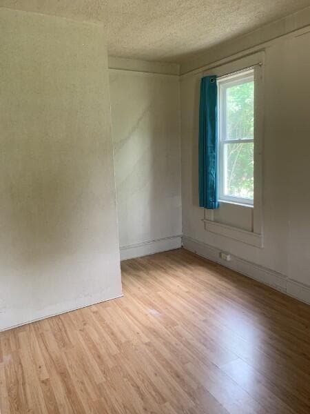 Building Photo - 4 Bedroom Lower Unit Student Rental Near UWEC