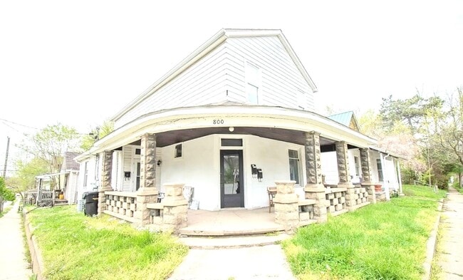Building Photo - 800-806 N 8th St