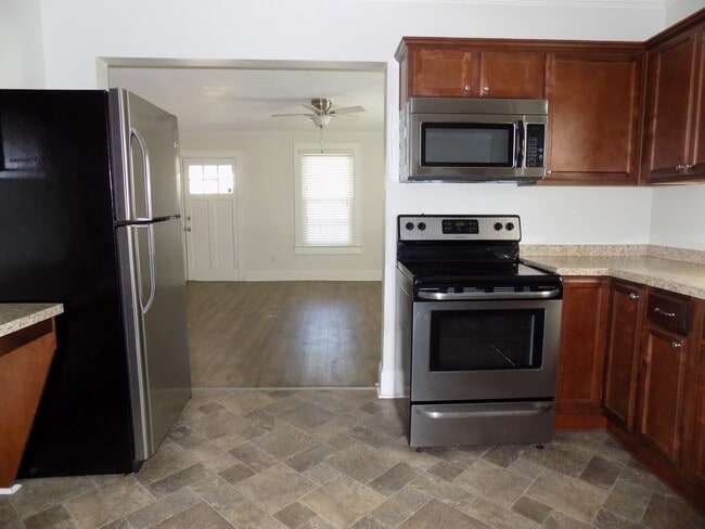 Building Photo - Short term lease in Olympia