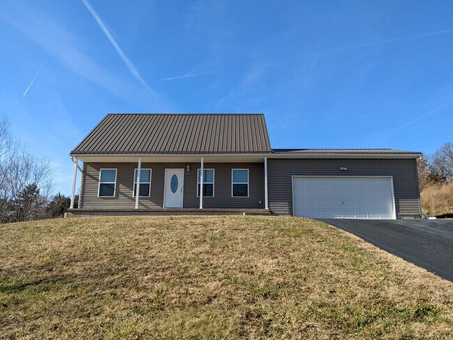 Primary Photo - 3 Bedroom/2 Bath Home in Pacific School Di...