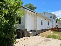 Building Photo - 321 E College St