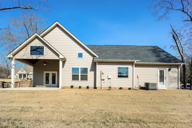 Building Photo - 13 E Field St