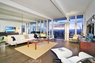 Building Photo - 3518 Multiview Dr