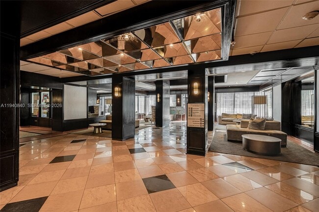 Building Photo - 600 NE 36th St