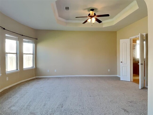 Building Photo - 25942 Ravenside Dr