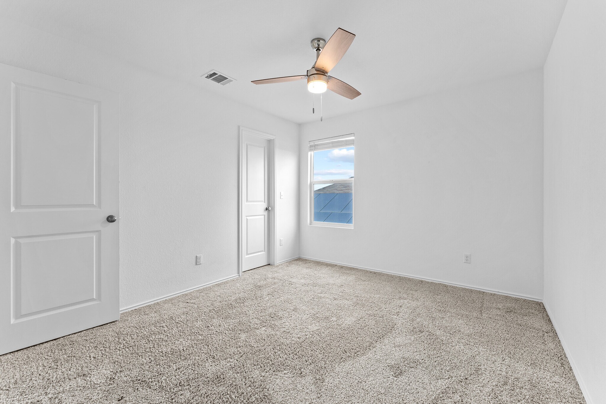 Building Photo - 129 Escondido Cir