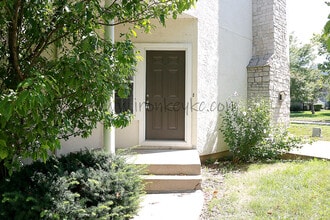 Building Photo - 9221 Boehm Dr