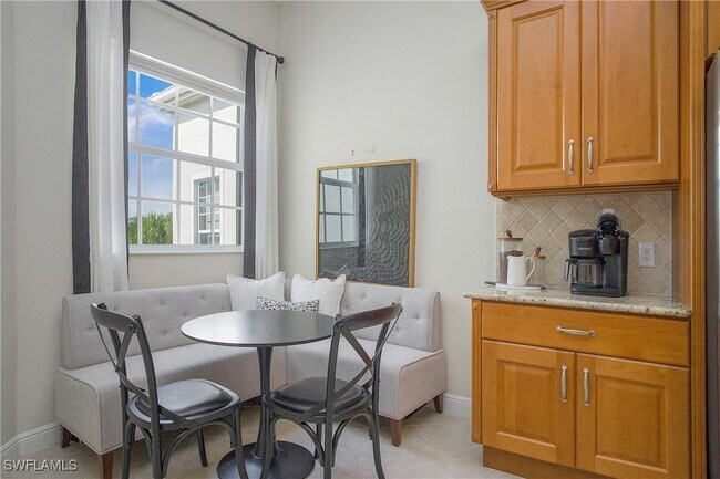 Building Photo - 9239 Tesoro Ln