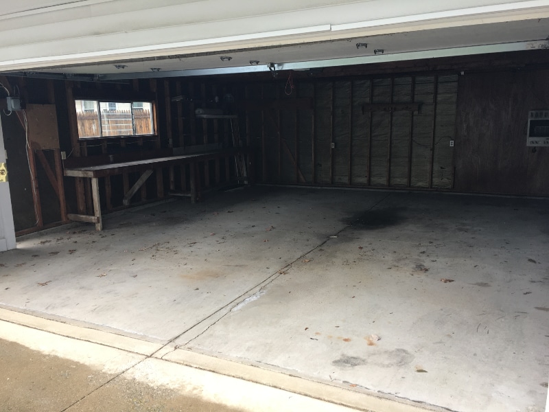 Building Photo - 1021 Valley Dr NW