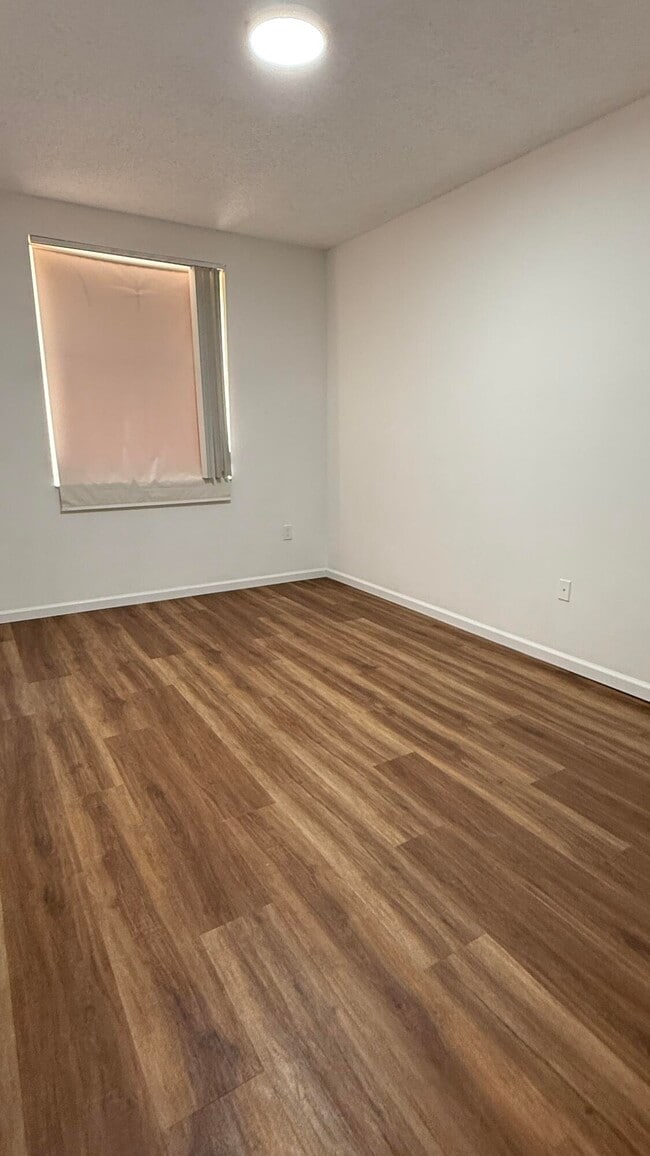 Building Photo - 2080 Greenview Shores Blvd