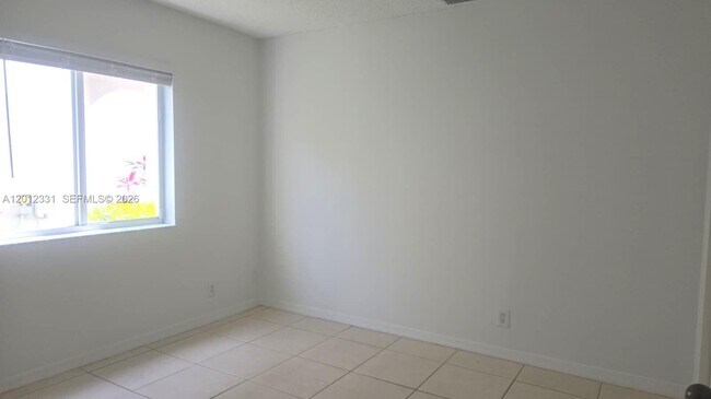 Building Photo - 1527 Palermo Dr